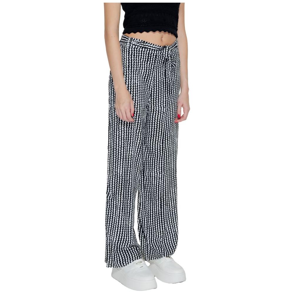 Women's black viscose palazzo pants, spring/summer collection, featuring a modern, comfortable fit and chic design.