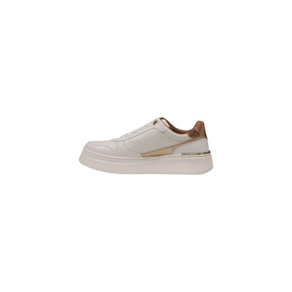 Alt Tag: Alviero Martini Prima Classe white sneaker for women, fall/winter collection, polyurethane composition, side view