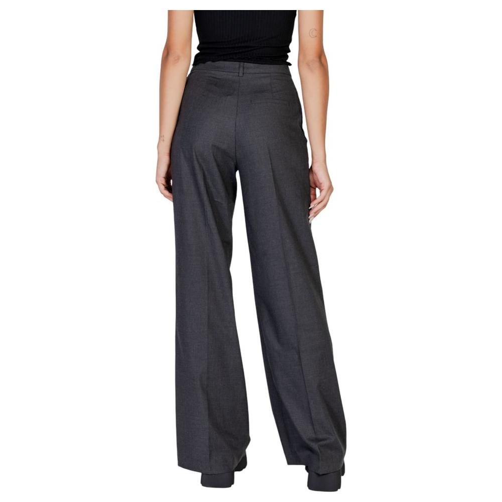 Back view of Morgan De Toi women's gray polyester pants, fall/winter collection, featuring a blend of polyester, viscose, and elastane.