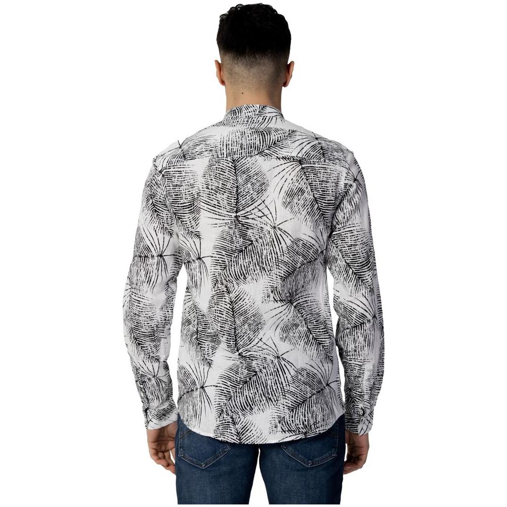 Back view of model wearing Antony Morato black linen shirt with distinctive pattern, showcasing slim fit design and breathable fabric.
