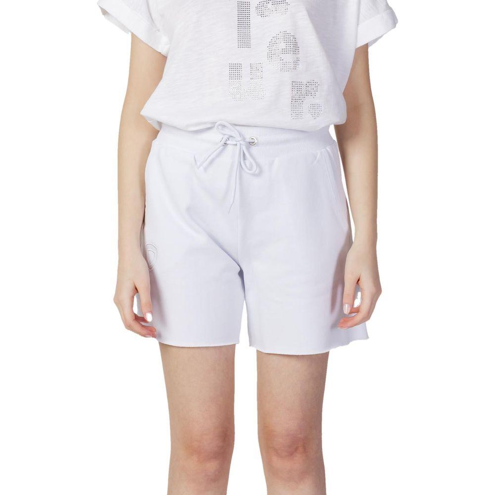 Woman wearing Blauer white cotton sport pants from the spring/summer collection, showcasing casual style and comfort.