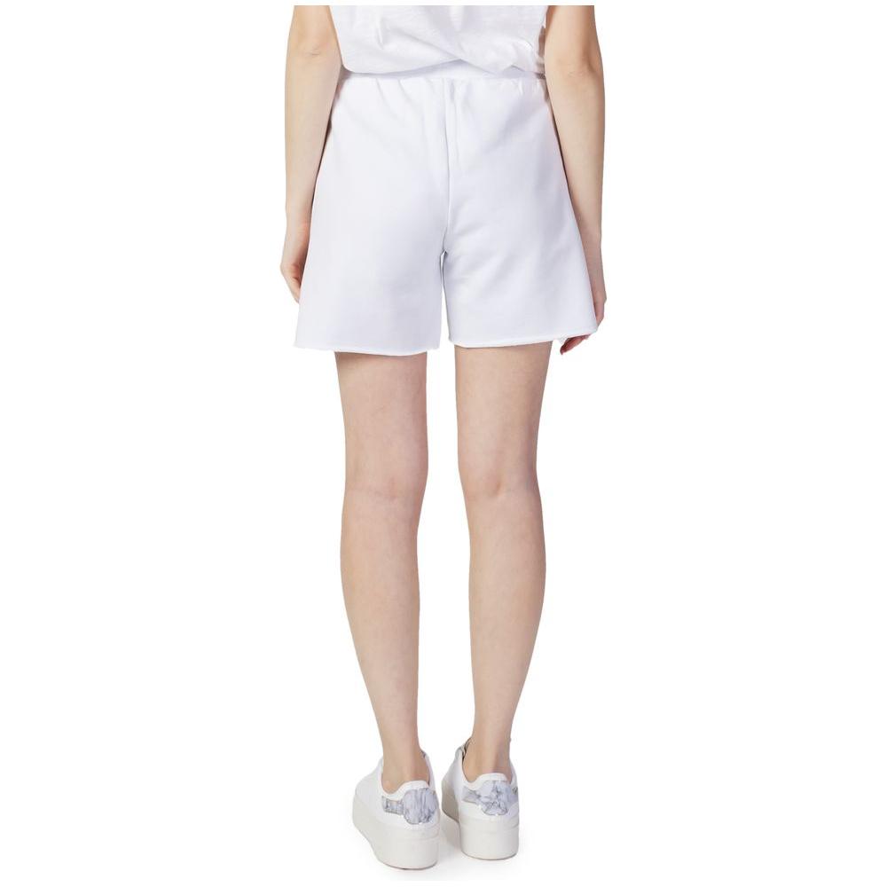 Back view of women's Blauer white cotton sport pants, perfect for spring and summer. Comfortable and stylish, made from 100% cotton.
