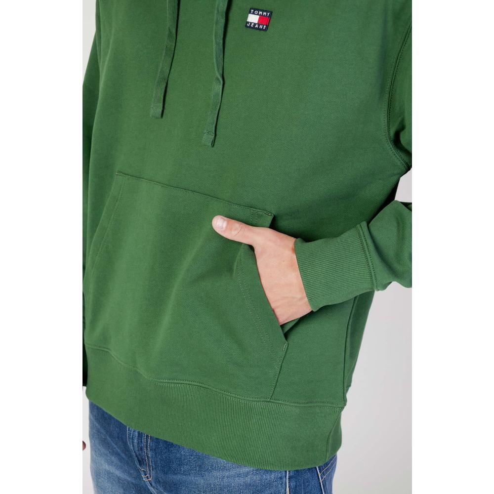 Tommy Hilfiger green cotton hoodie for men, part of autumn/winter collection, featuring a front pocket design and logo patch.