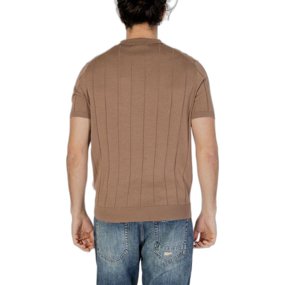Back view of Hamaki-Ho gray cotton short sleeve yarn sweater, perfect for men's spring/summer collection.