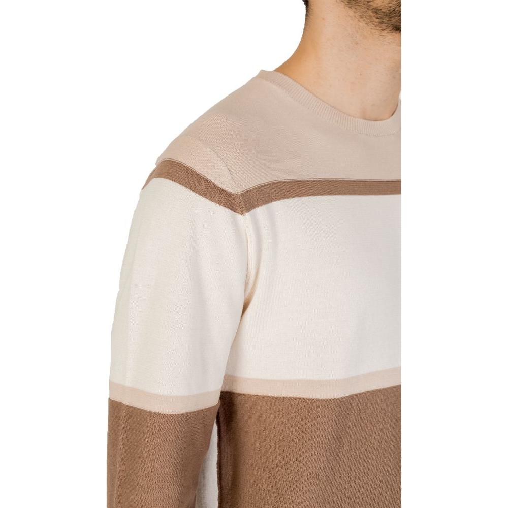 Beige and brown men's sweater with horizontal stripes, featuring a round neckline, made from comfortable jersey fabric.