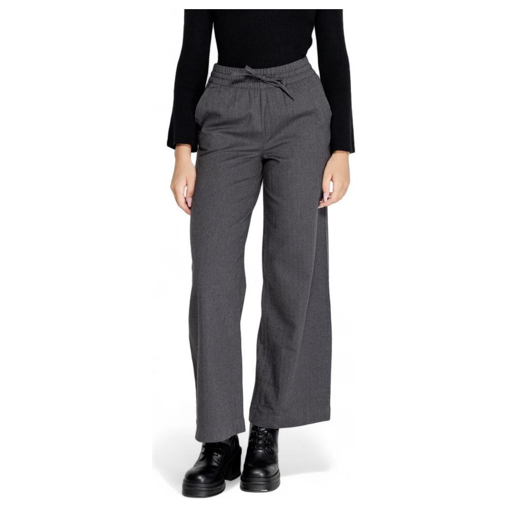 Jacqueline De Yong women's gray cotton pants for fall/winter, featuring a stylish fit. Made of 60% cotton, 35% polyester, 5% viscose.