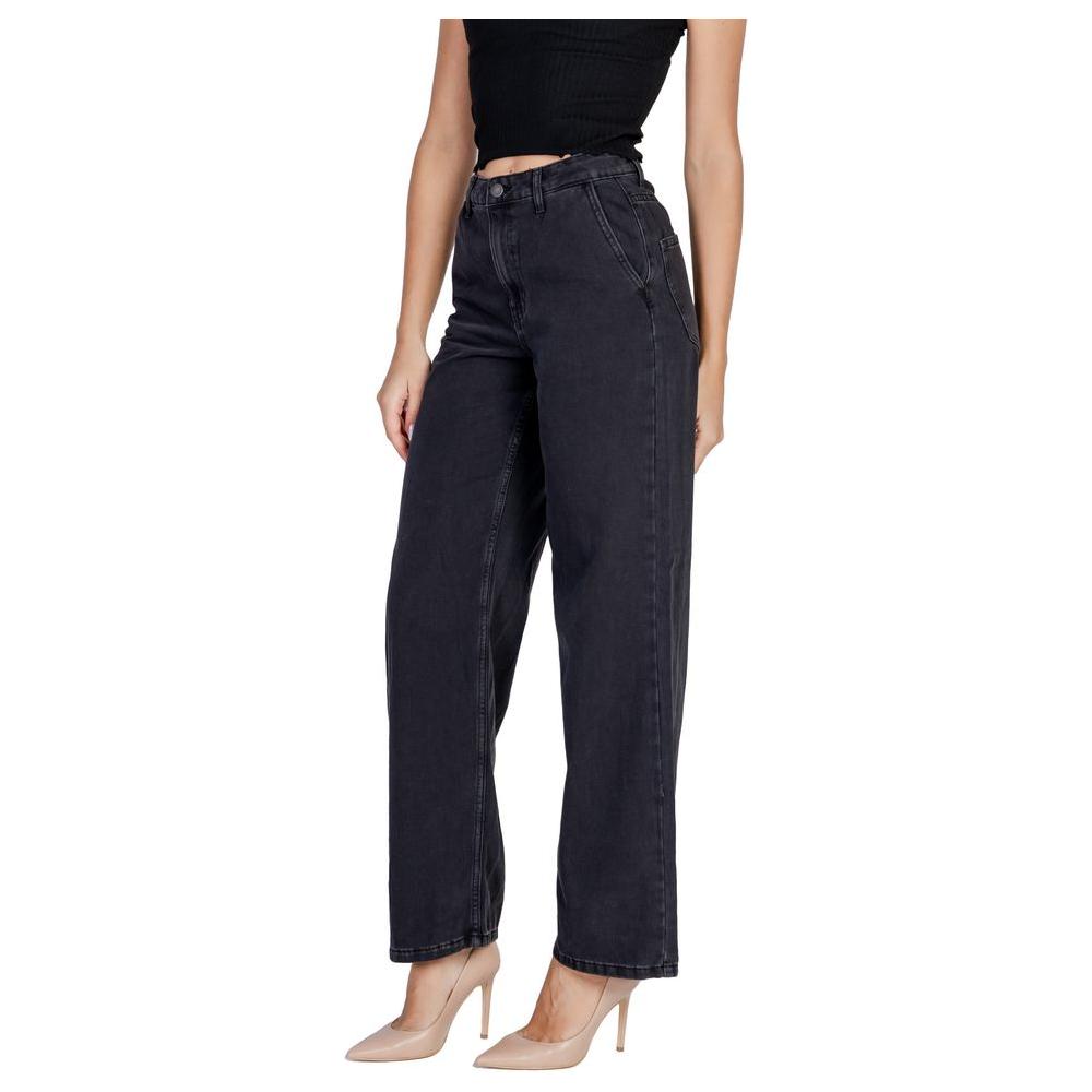 Jacqueline De Yong women's black cotton jeans, fall/winter collection, featuring a blend of cotton, polyester, and viscose.