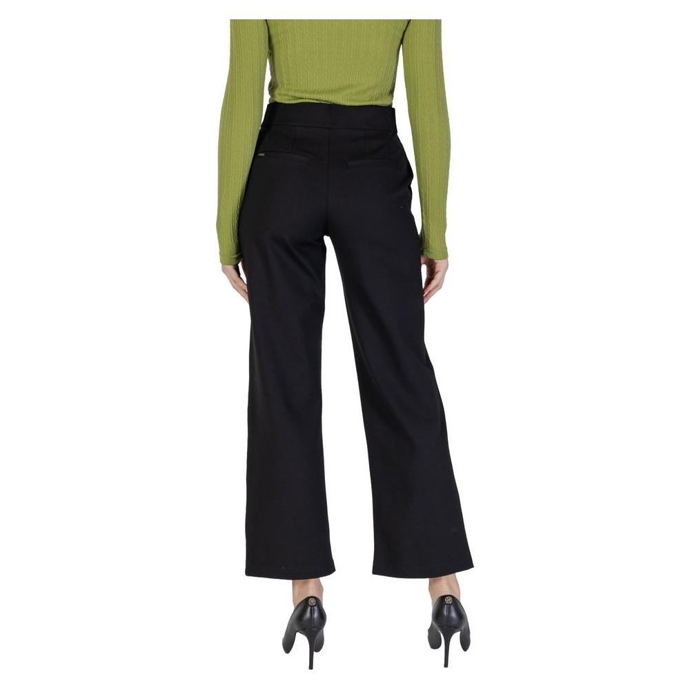 Back view of Street One women's black viscose jeans, fall/winter collection, featuring a wide-leg fit and elegant design.