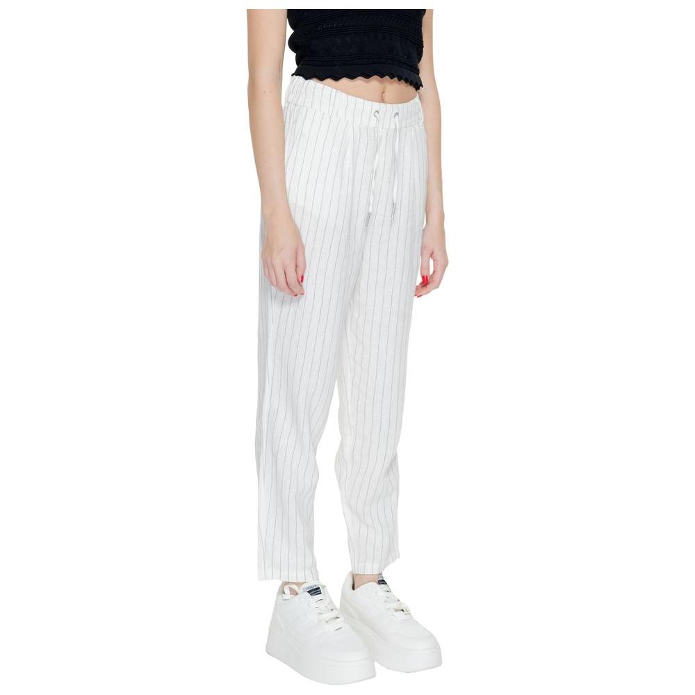 Women's white linen pants, spring/summer collection, featuring regular fit and vertical stripes, made of 55% linen, 45% viscose.