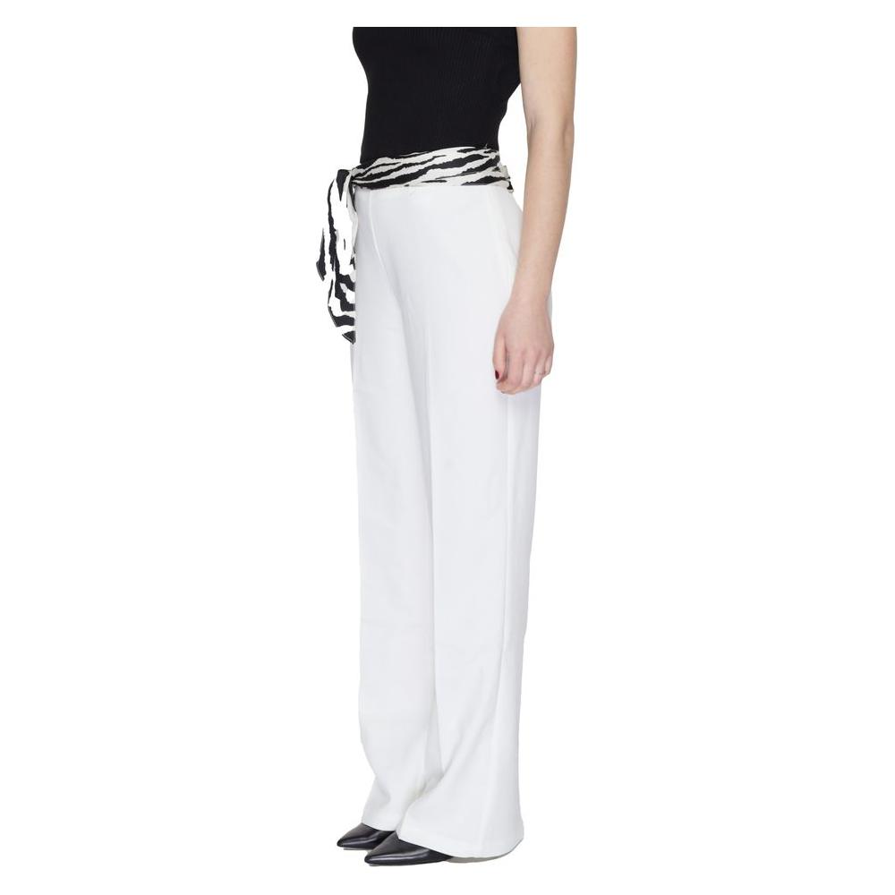 Women's white polyester bootcut pants from spring/summer collection, featuring a zebra-print belt, made with 89% polyester and 11% elastane.