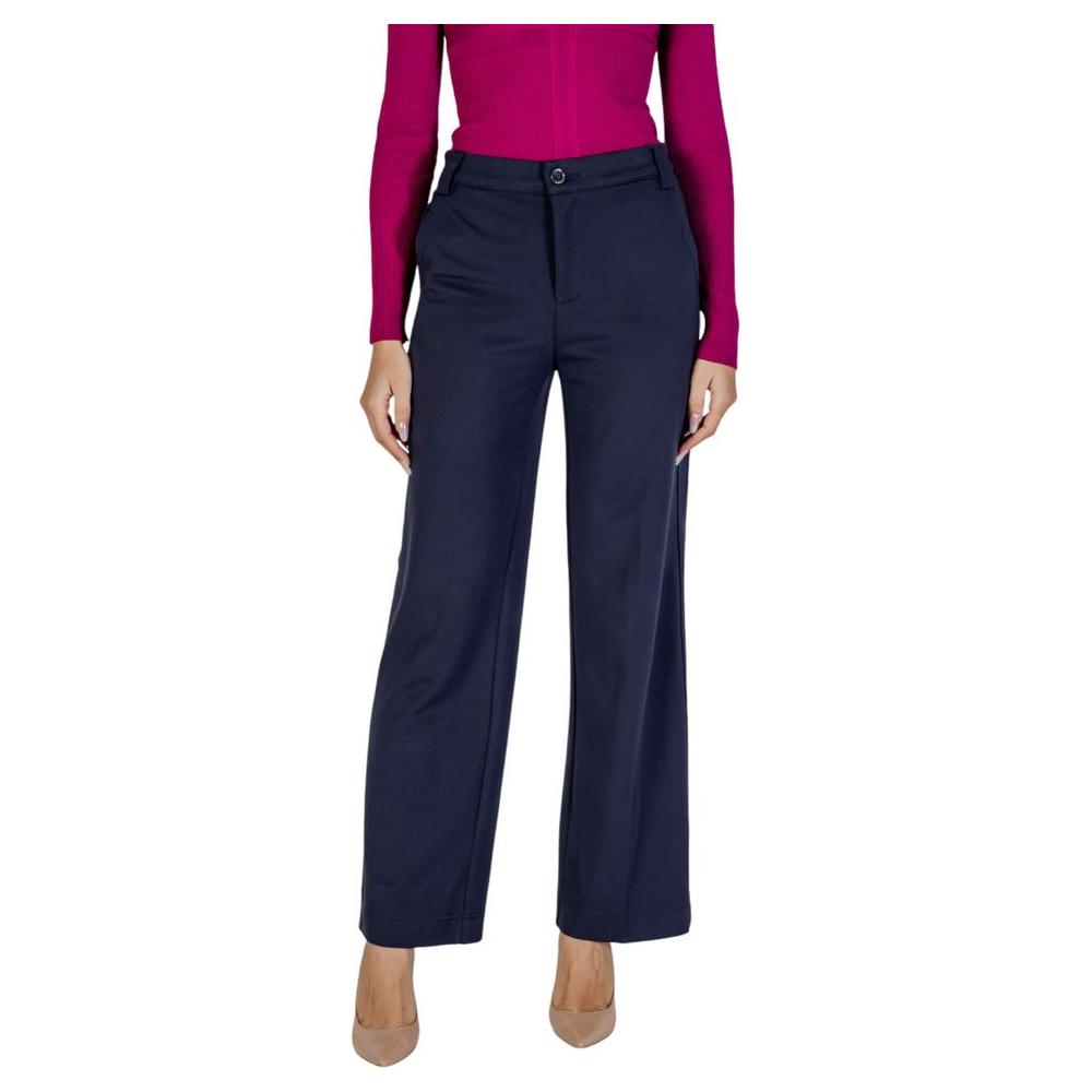 Street One blue viscose women's pants for fall/winter collection. Made of 61% viscose, 32% polyamide, and 7% elastane.