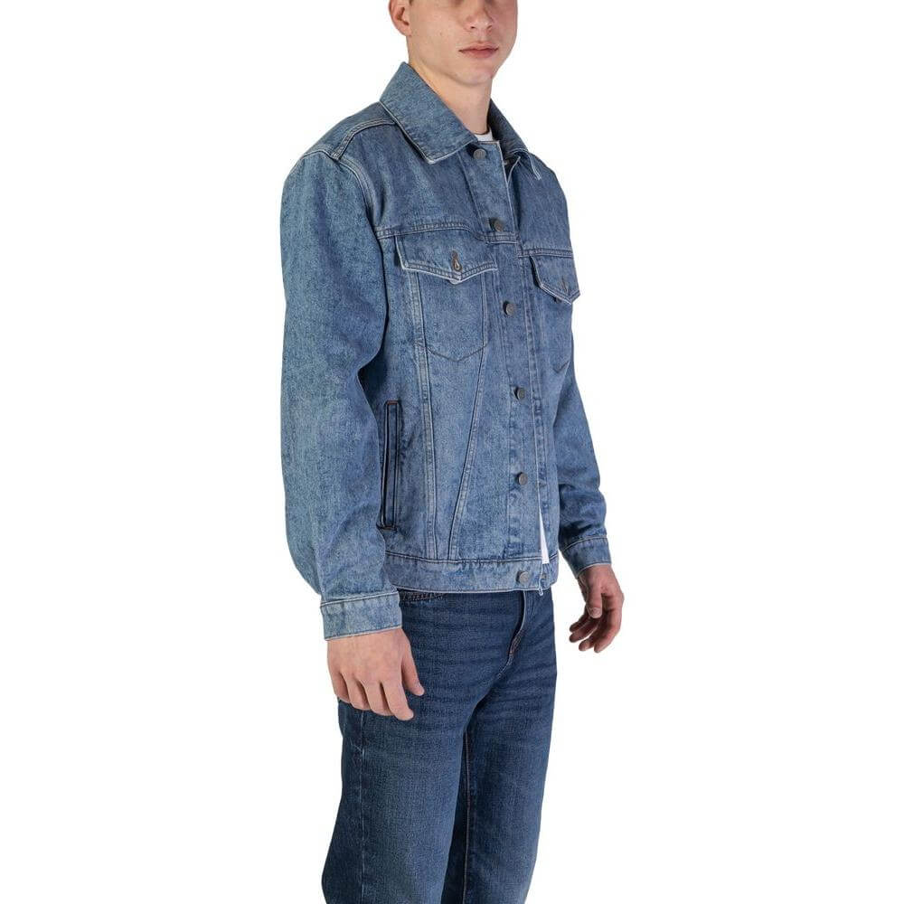Hugo Boss men's light blue cotton jacket for fall/winter collection, featuring a classic denim style, 100% cotton composition.