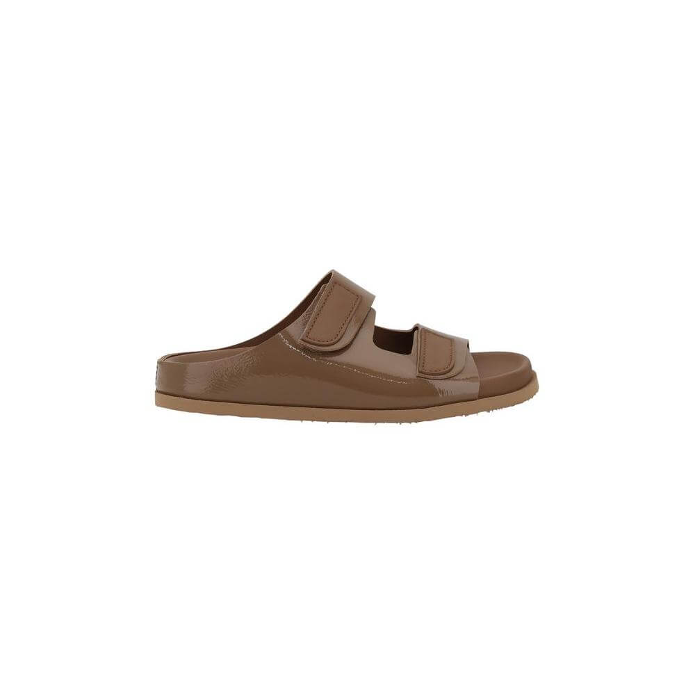 Pedro García Dominika brown leather sandals with Velcro straps, round toe, flat sole, and logoed insole.