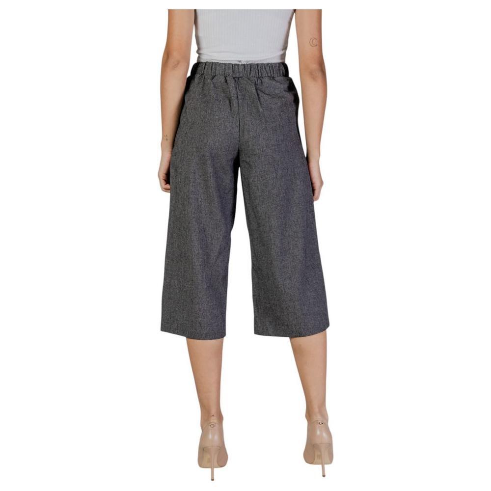 Vero Moda Black And White Polyester Cropped Pant VE-15818902438-42/30