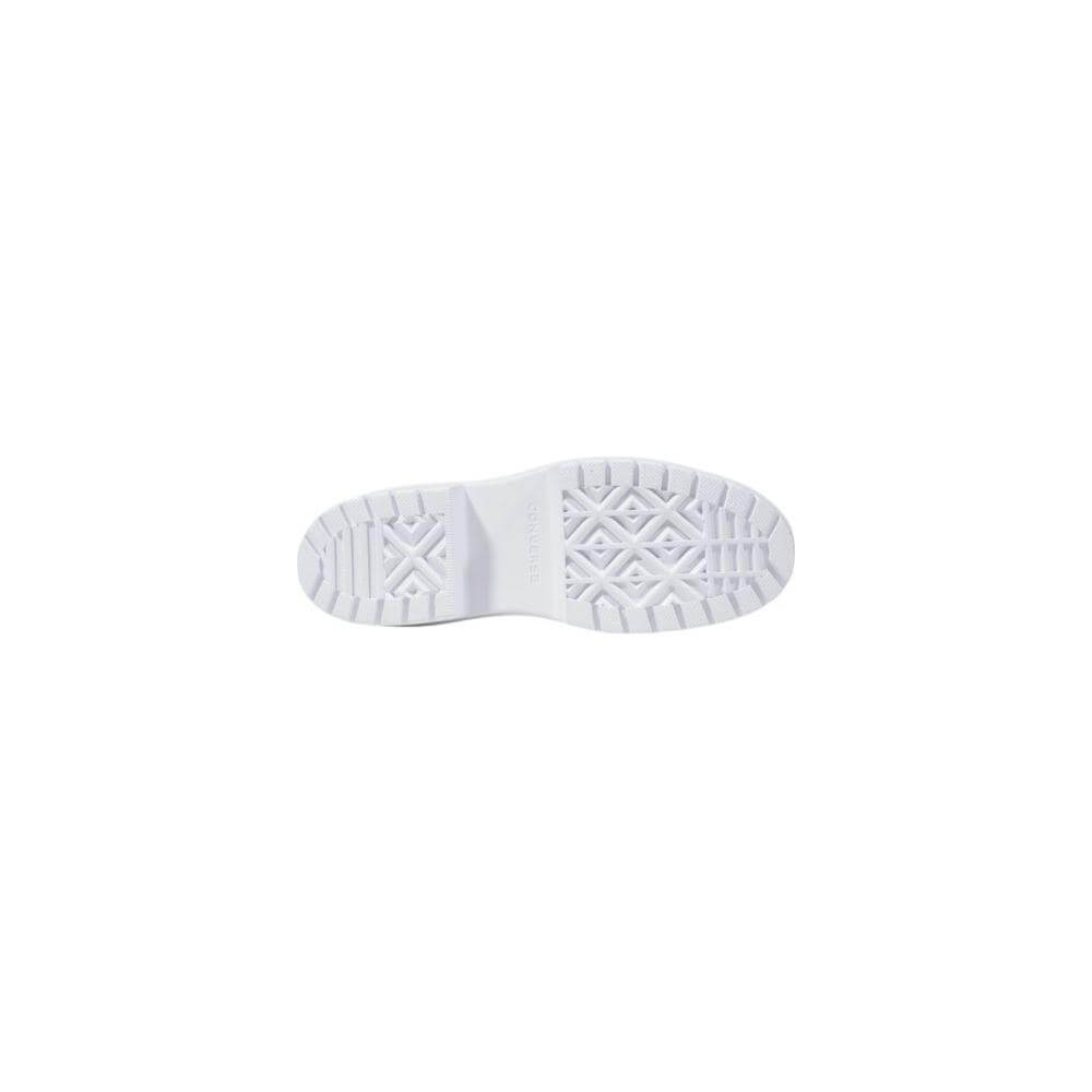Sole of Converse Chuck Taylor All Star Lugged Heel A10364C sneaker, showcasing thick white rubber tread for excellent grip.