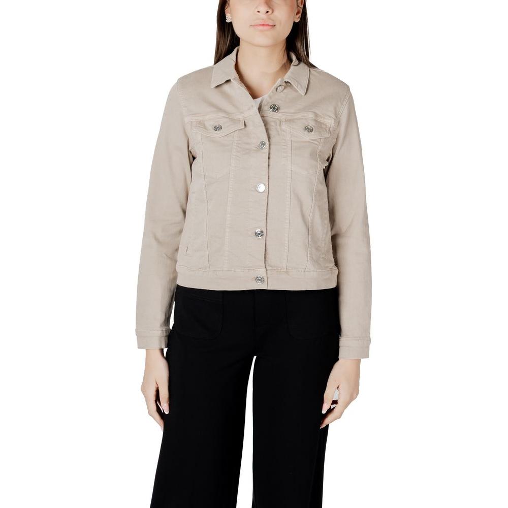 Woman wearing Street One beige cotton jacket with metallic buttons and pockets, perfect for casual style and comfort.