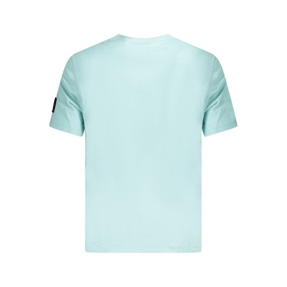 Calvin Klein green cotton T-shirt with short sleeves, crew neck, contrasting details, and logo. Made from 95% regenerative cotton.