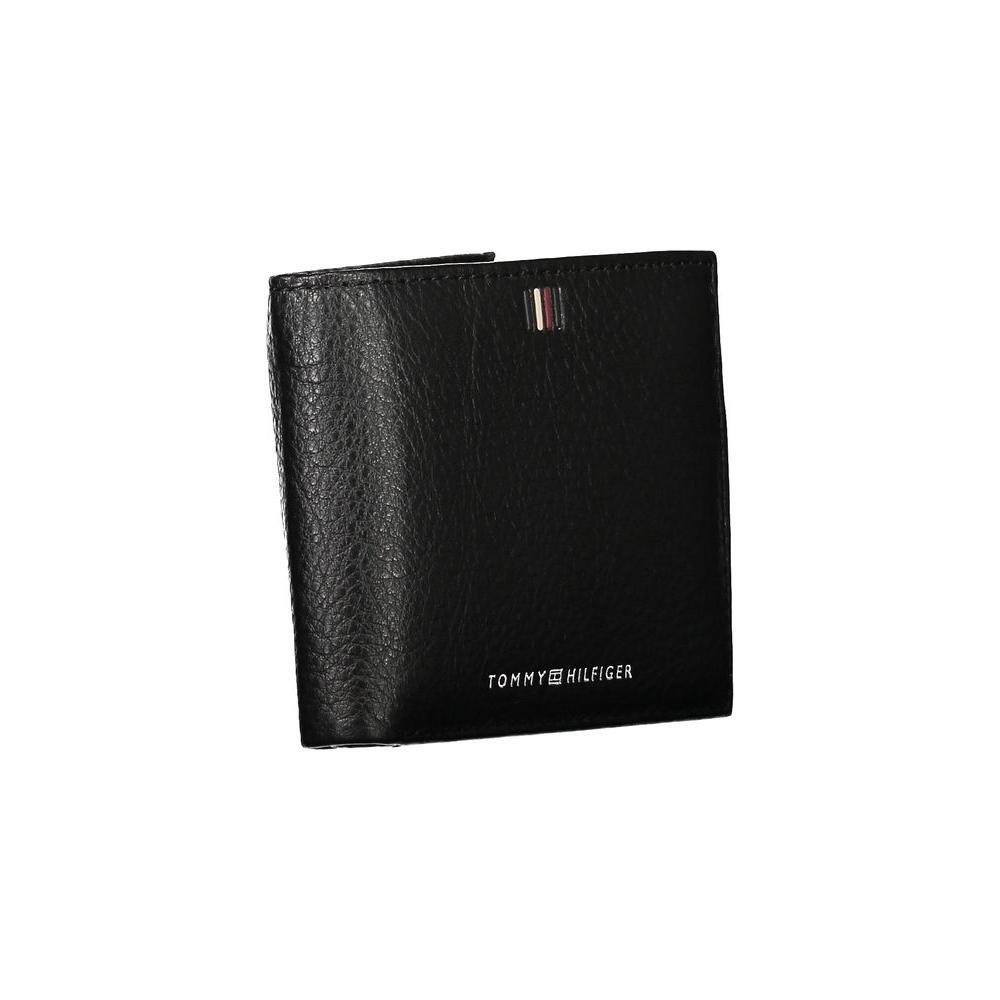 Tommy Hilfiger Sleek Black Leather Wallet with Ample Storage TO-27187