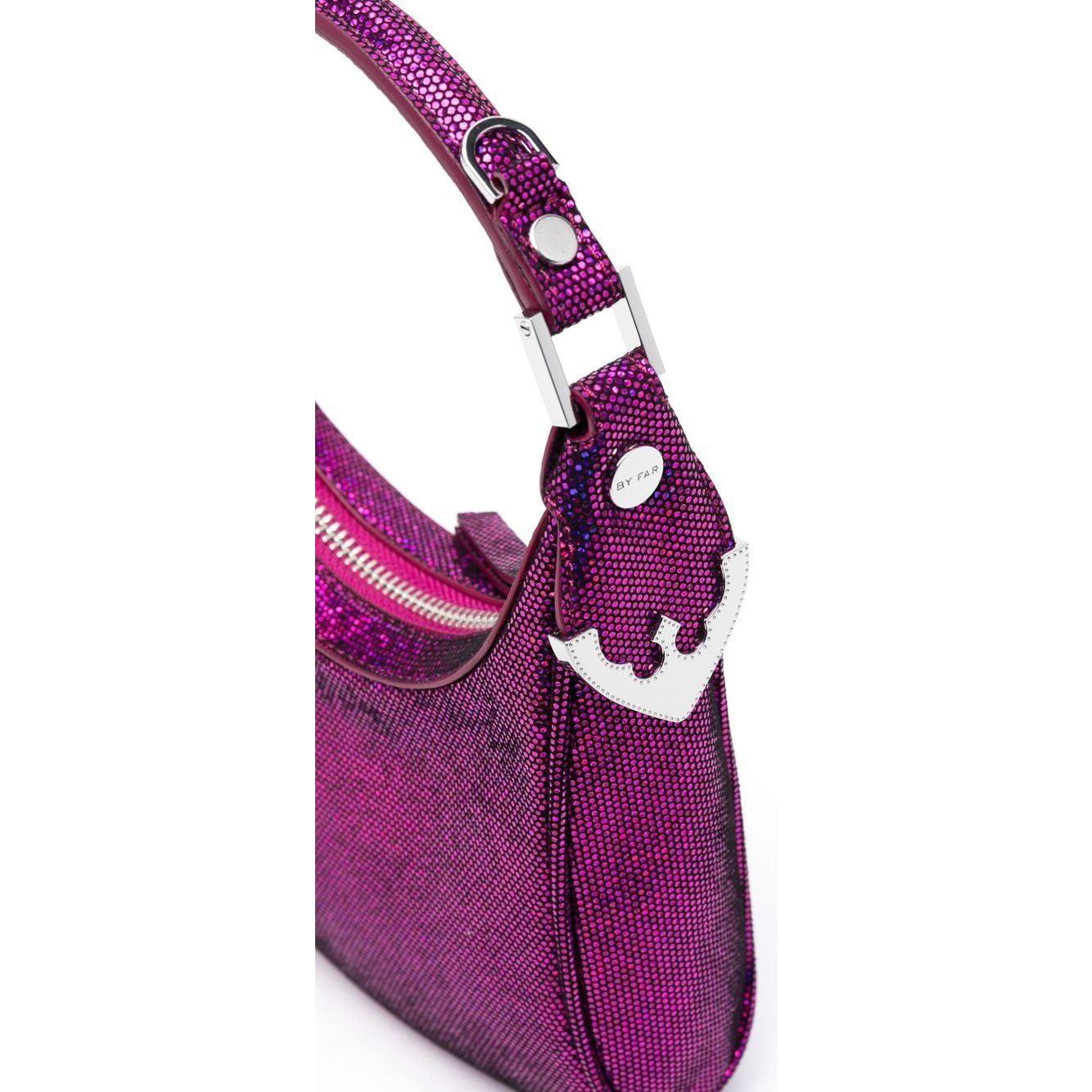 Front view with bag zipped and handles upright.