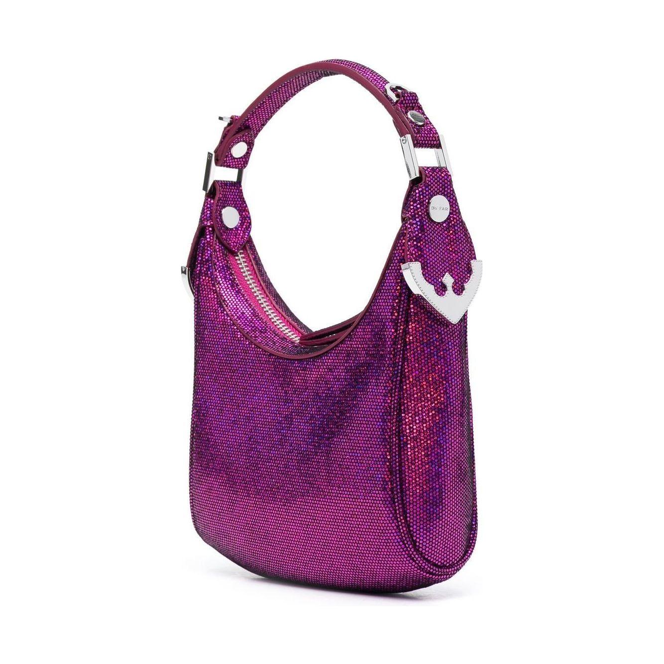 Front view with bag zipped and handles upright.