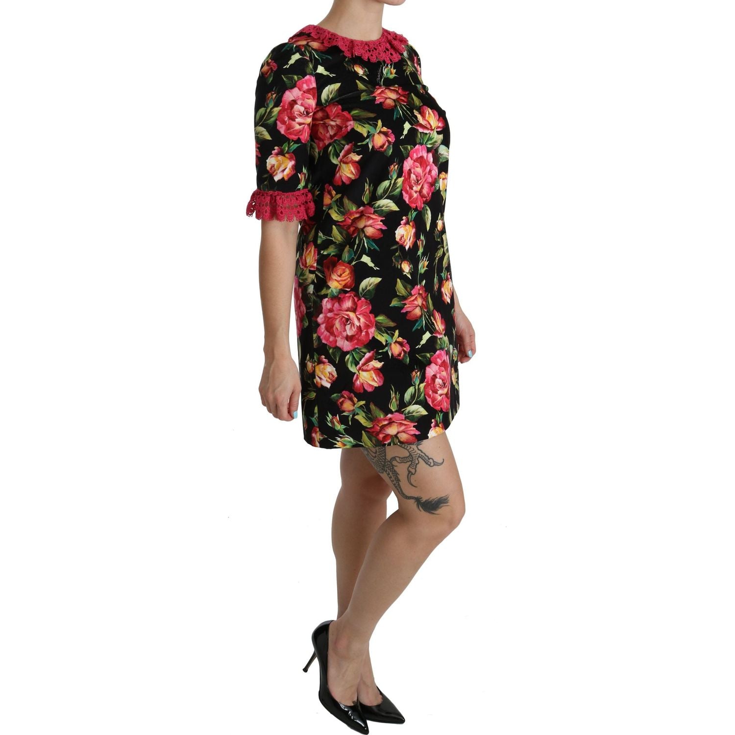 فستان قصير أنيق من الدانتيل المزهر من دولتشي آند غابانا