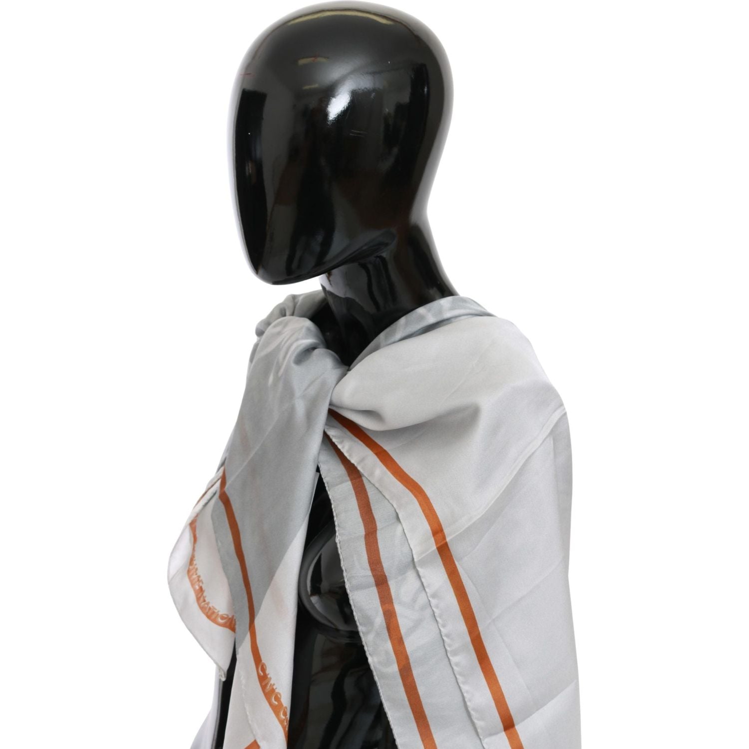 وشاح حريري أنيق من الزي الوطني