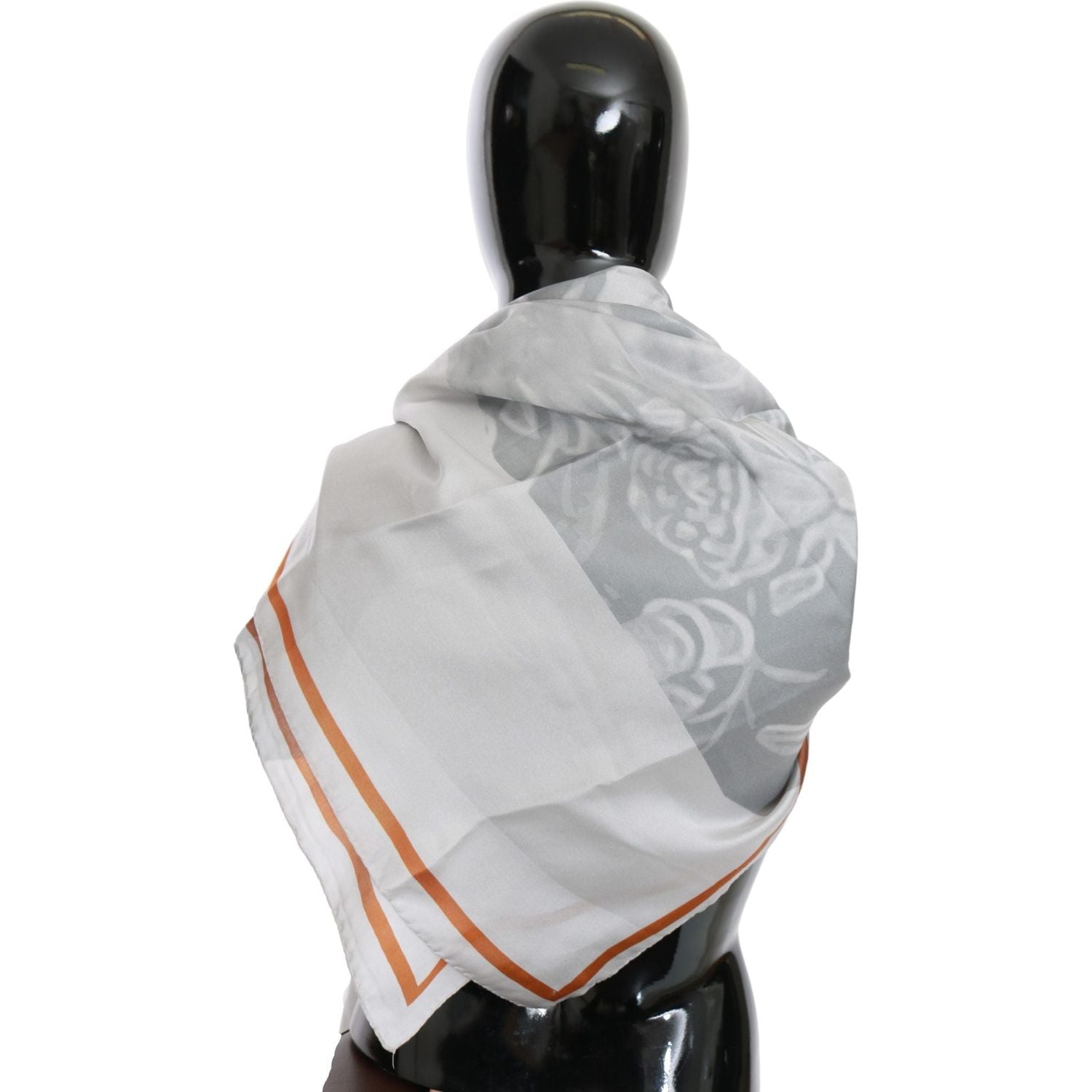 وشاح حريري أنيق من الزي الوطني