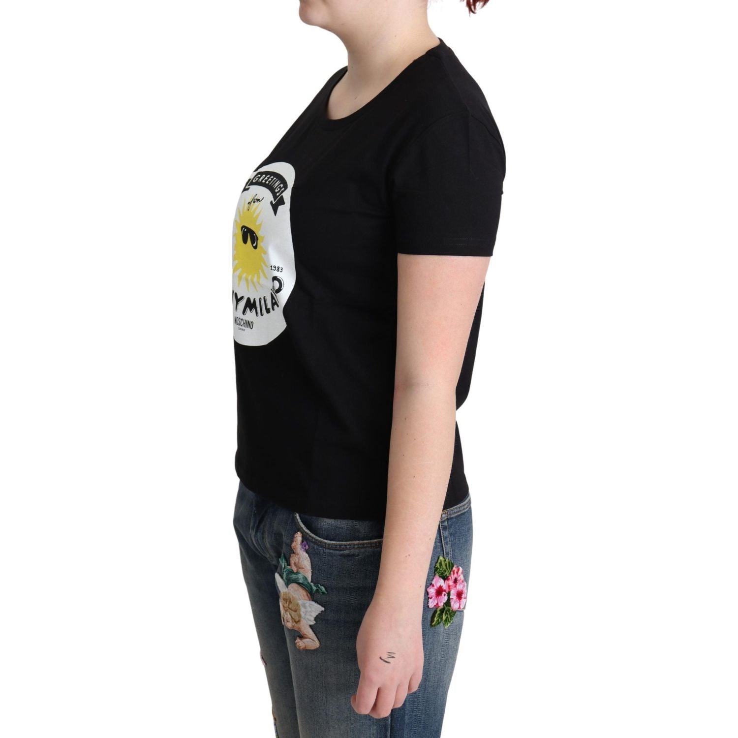 别致的 Moschino 棉质 T 恤，带米兰印花