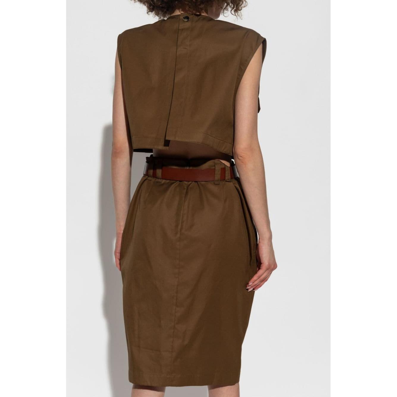 Front view with bag zipped and handles upright.