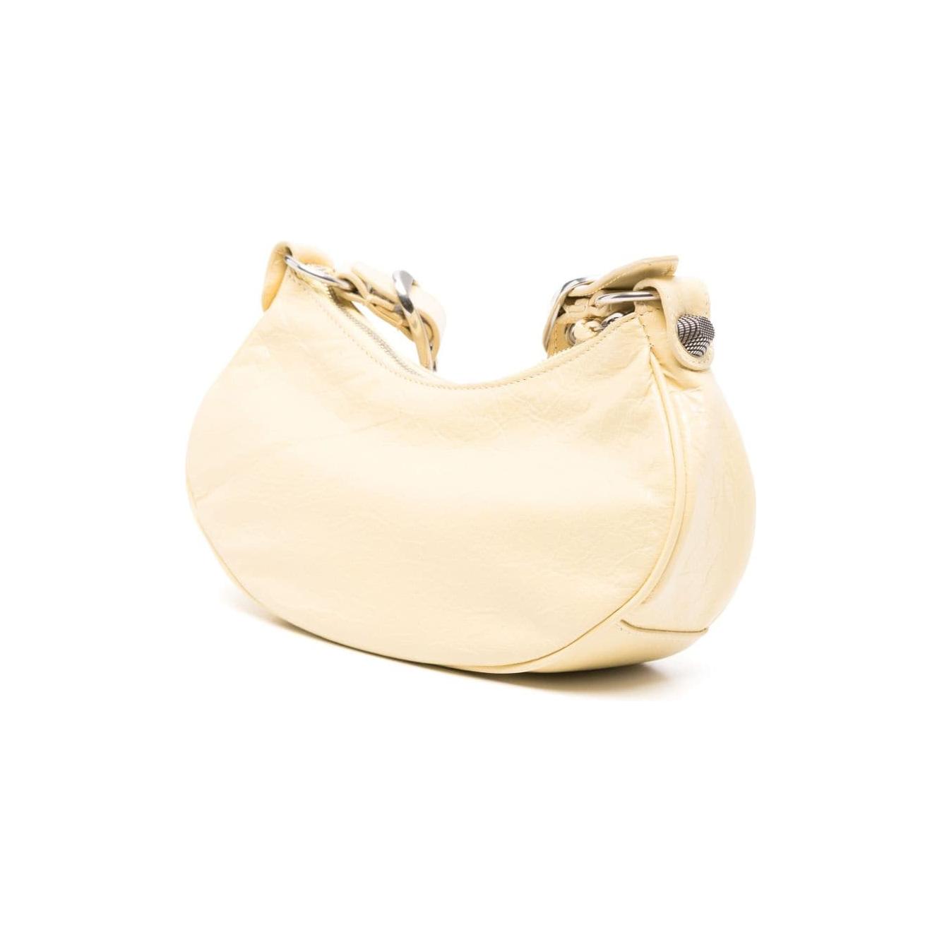 Front view with bag zipped and handles upright.