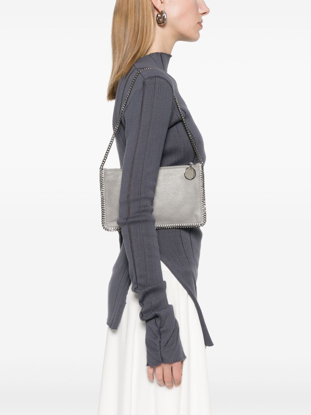 Front view with bag zipped and handles upright.