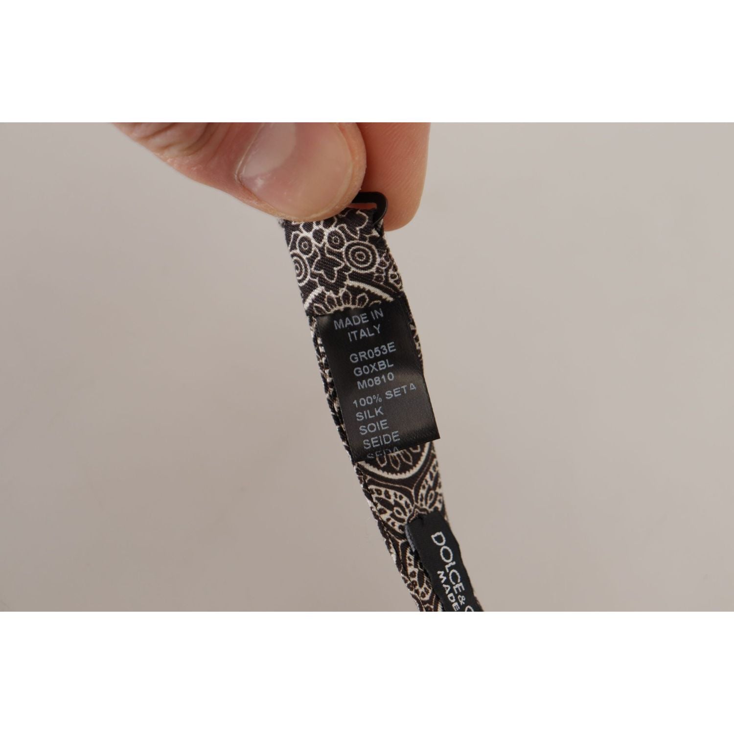 优雅丝绸黑白领结