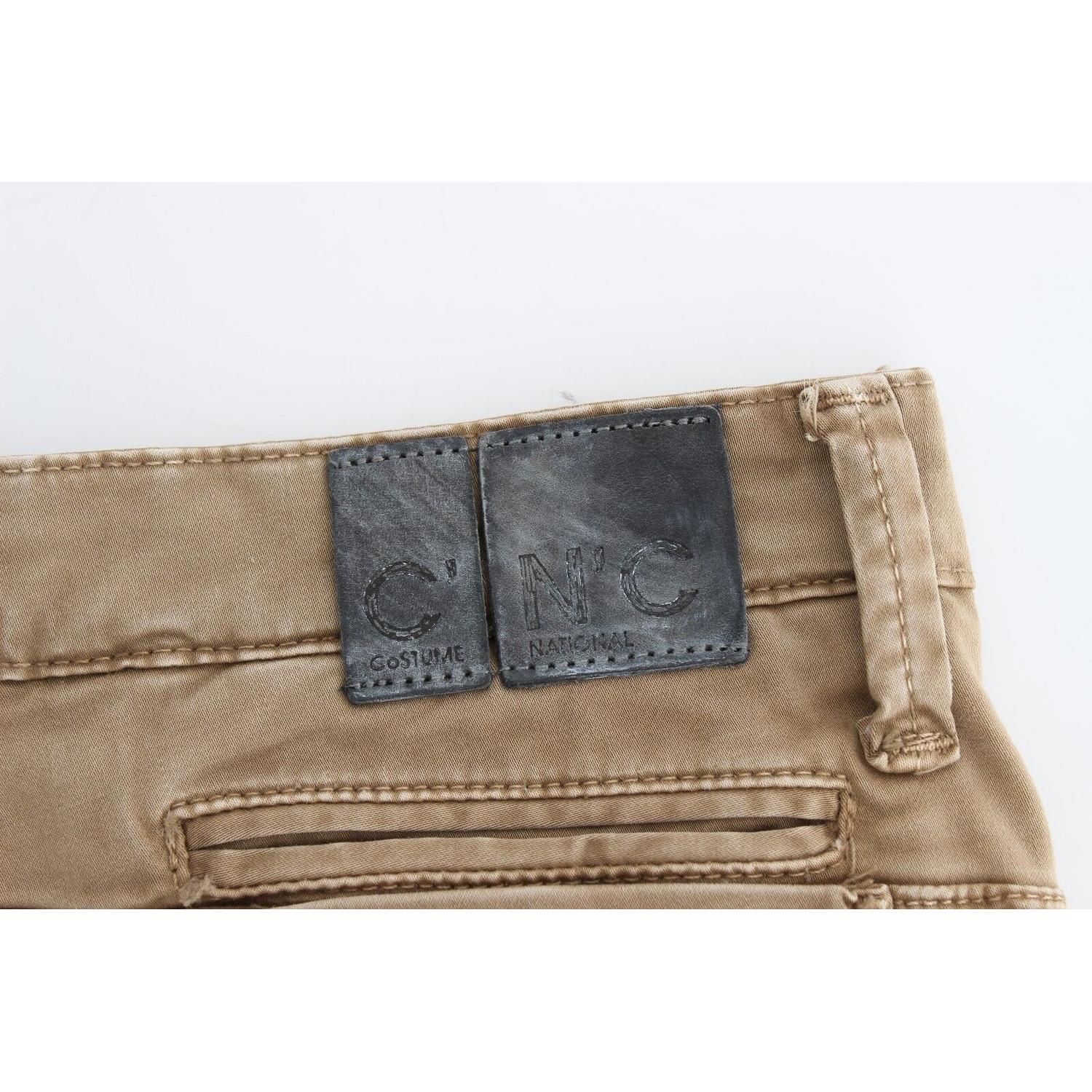 别致的米色直筒时尚牛仔裤