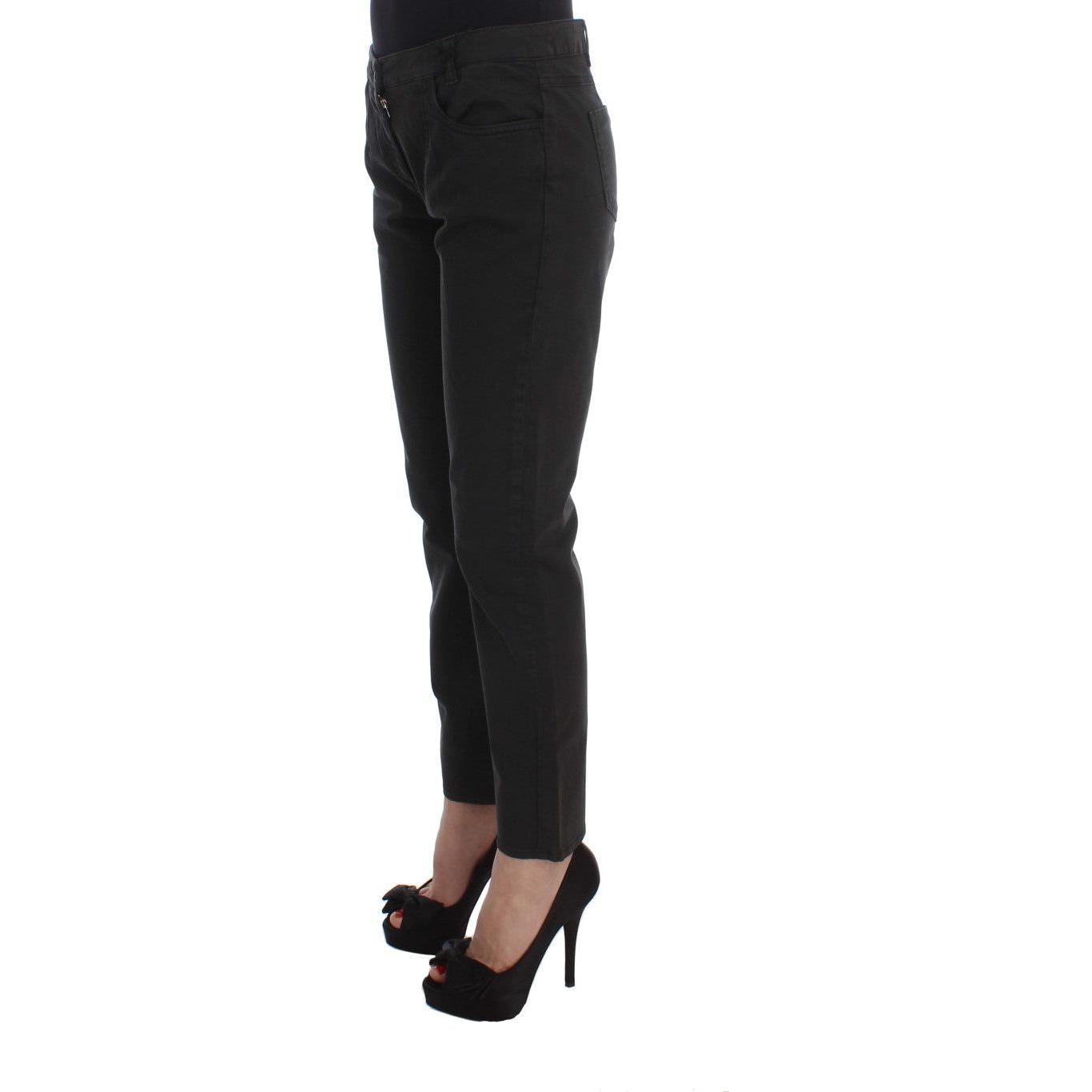 时尚黑色常规版型牛仔裤