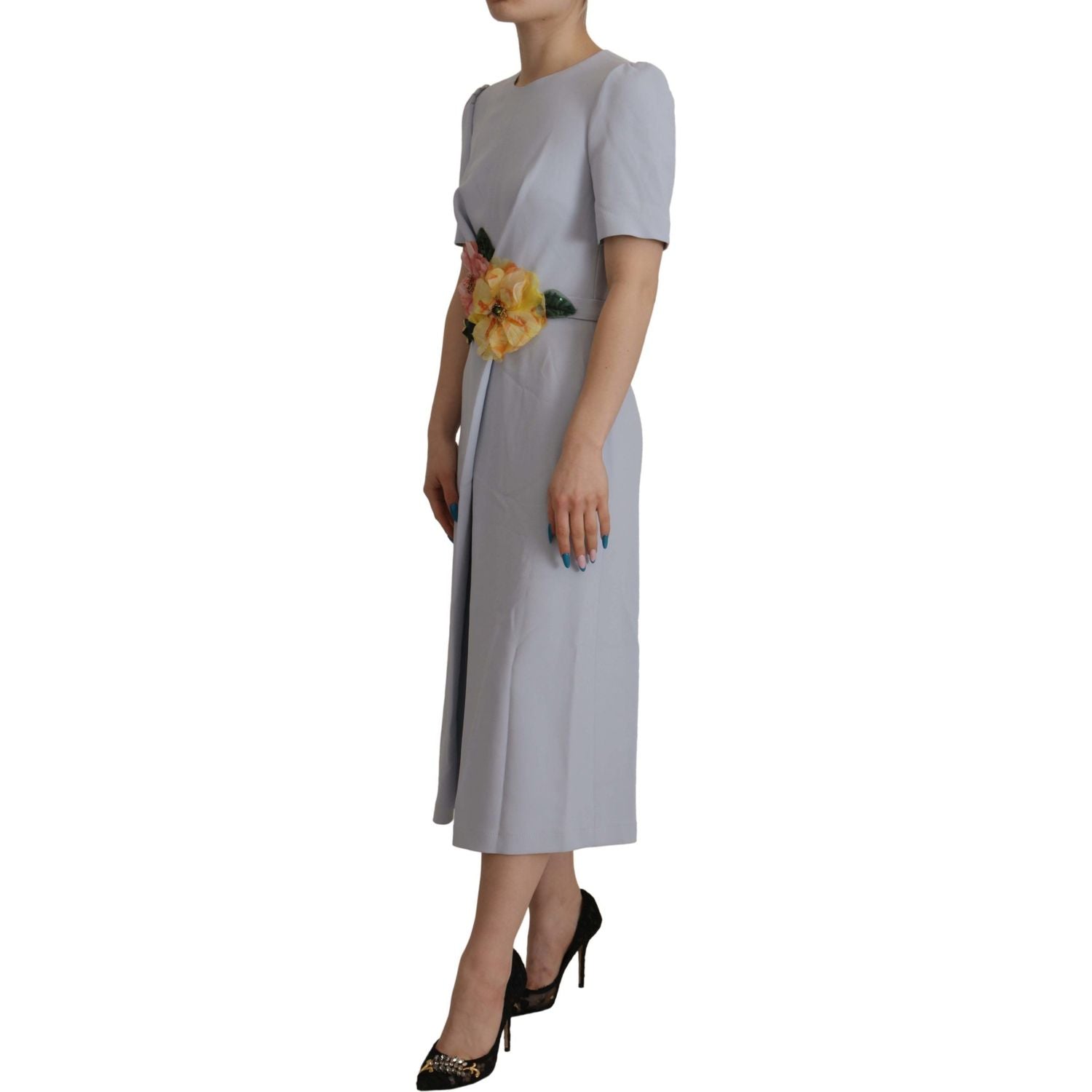 فستان دولتشي آند غابانا الأنيق باللون الأزرق الفاتح