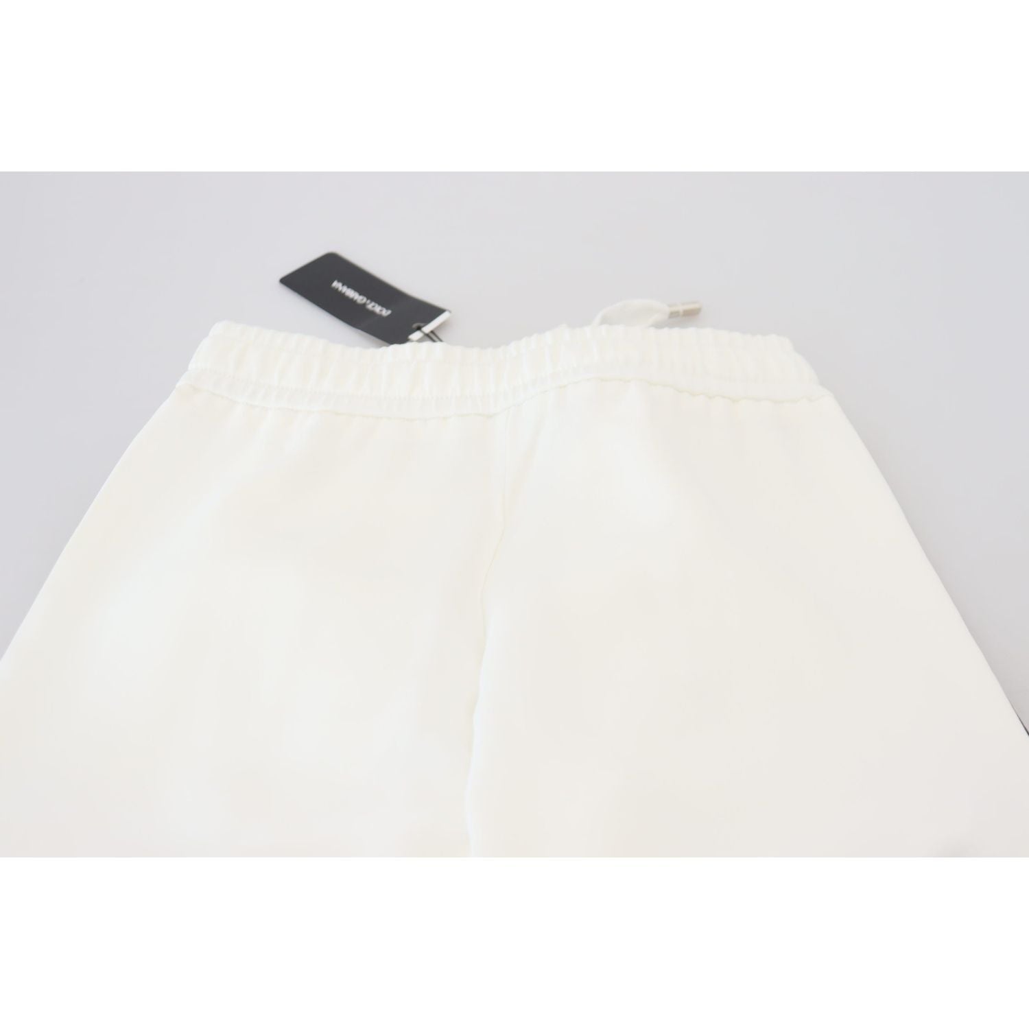 时尚白色慢跑裤，提升舒适度