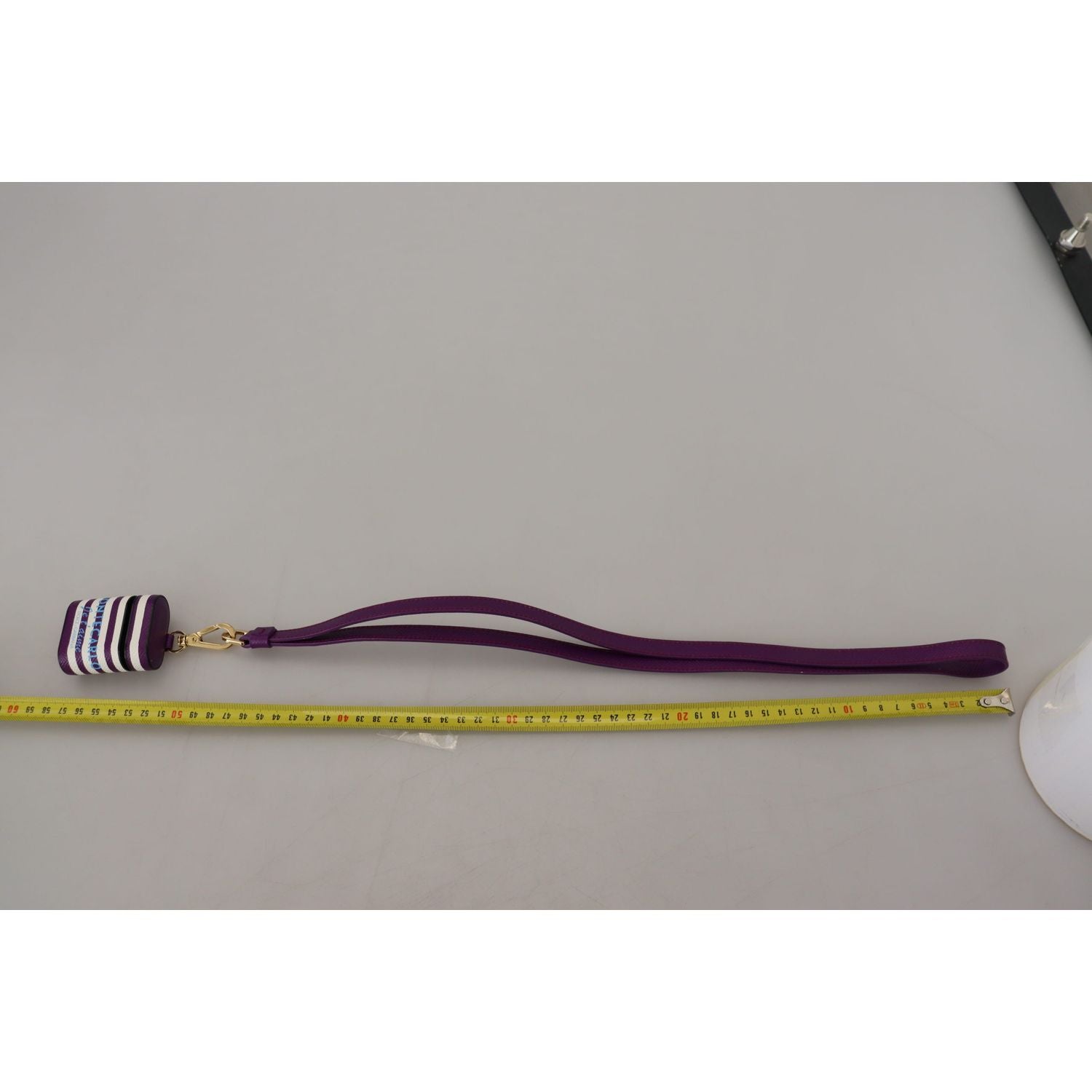 别致的紫色皮革 Airpods 保护套