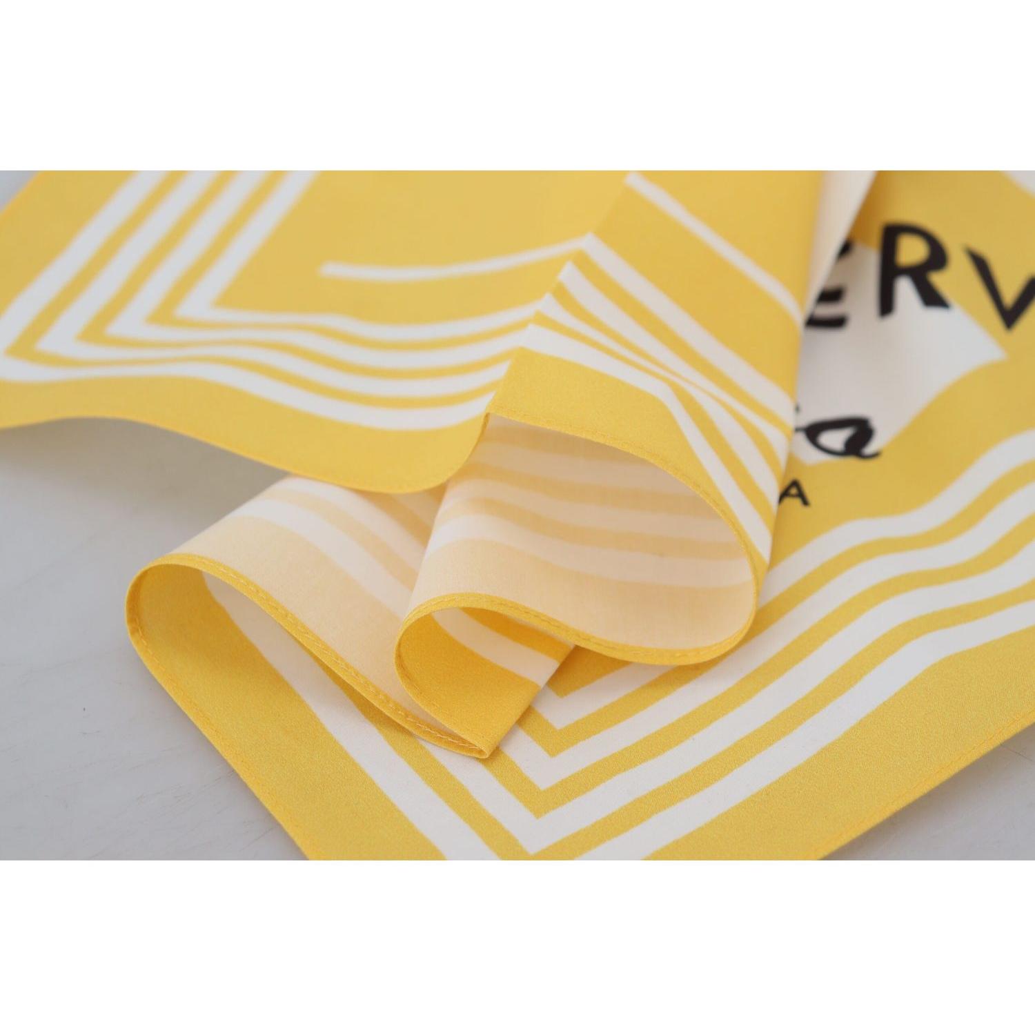 وشاح مربع أنيق من القطن باللون الأصفر من دولتشي آند غابانا