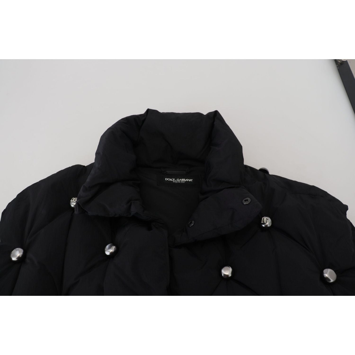 سترة أنيقة بدون أكمام باللون الأسود من دولتشي آند غابانا