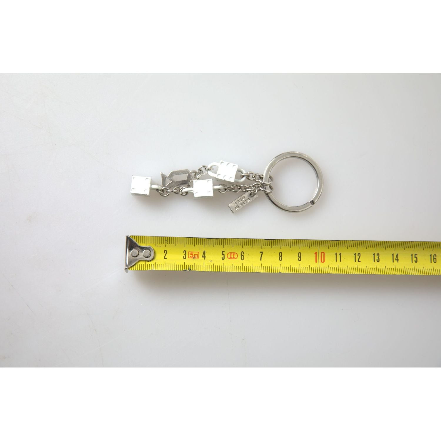 سلسلة مفاتيح من النحاس الفضي مع شعار دولتشي آند غابانا