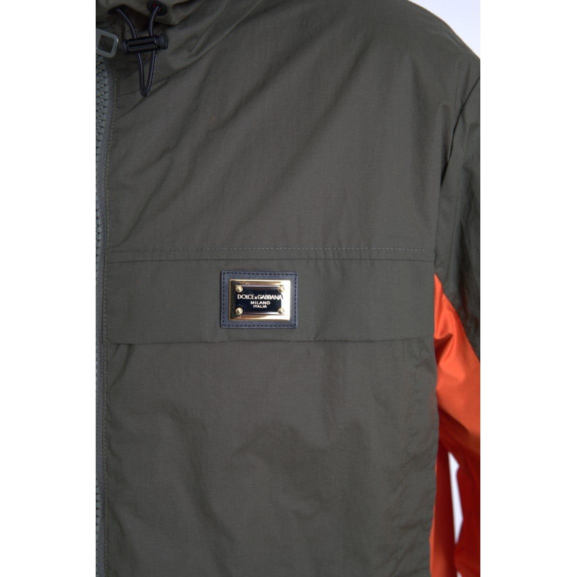 优雅的绿色和橙色连帽全拉链夹克