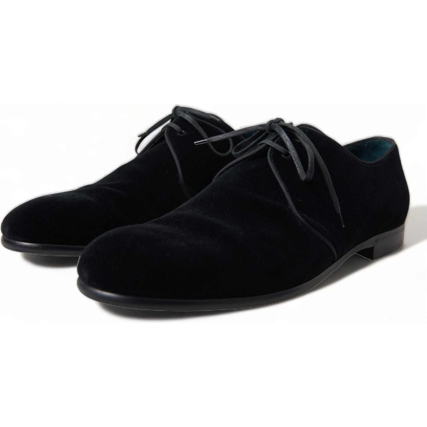 优雅的黑色天鹅绒德比正装鞋