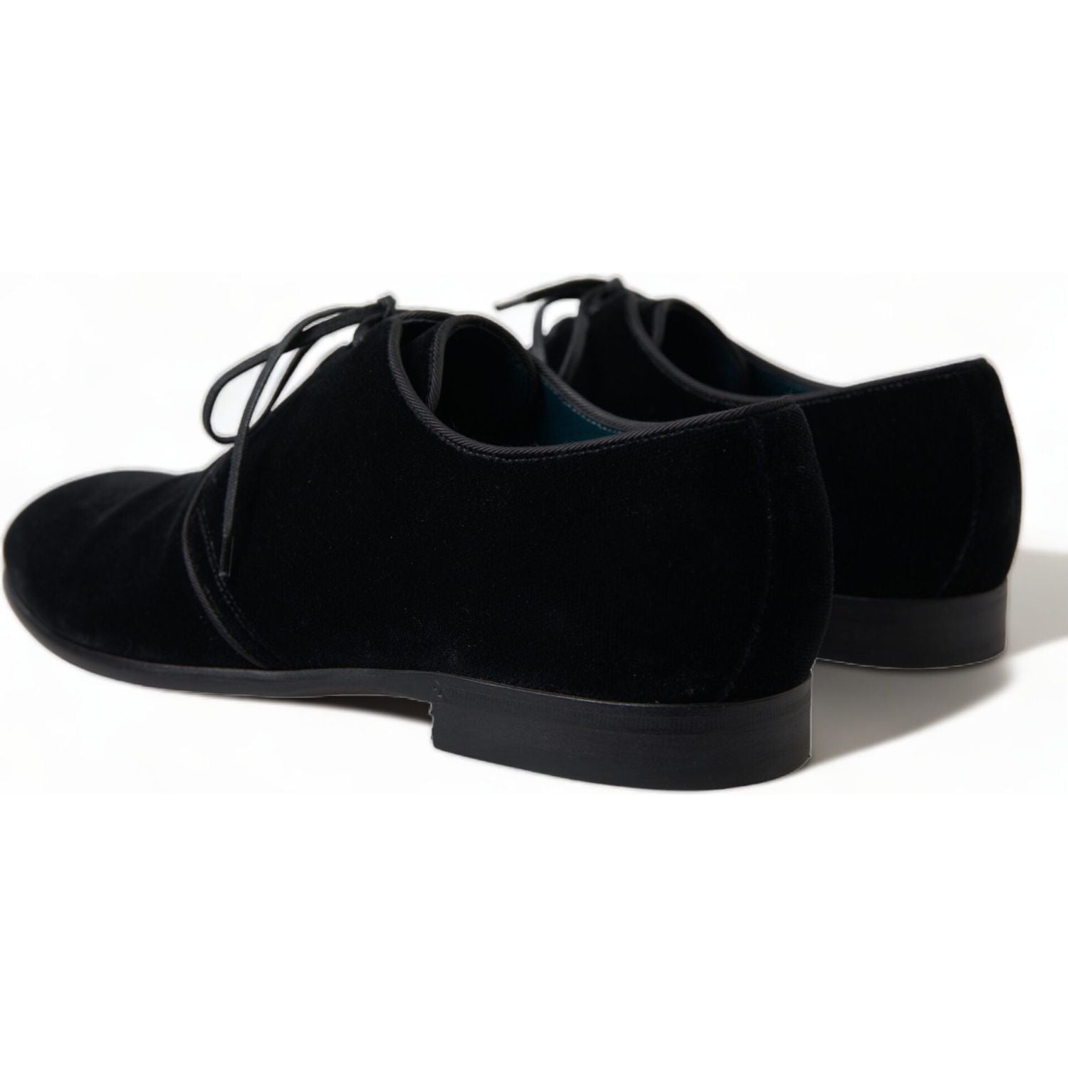 优雅的黑色天鹅绒德比正装鞋