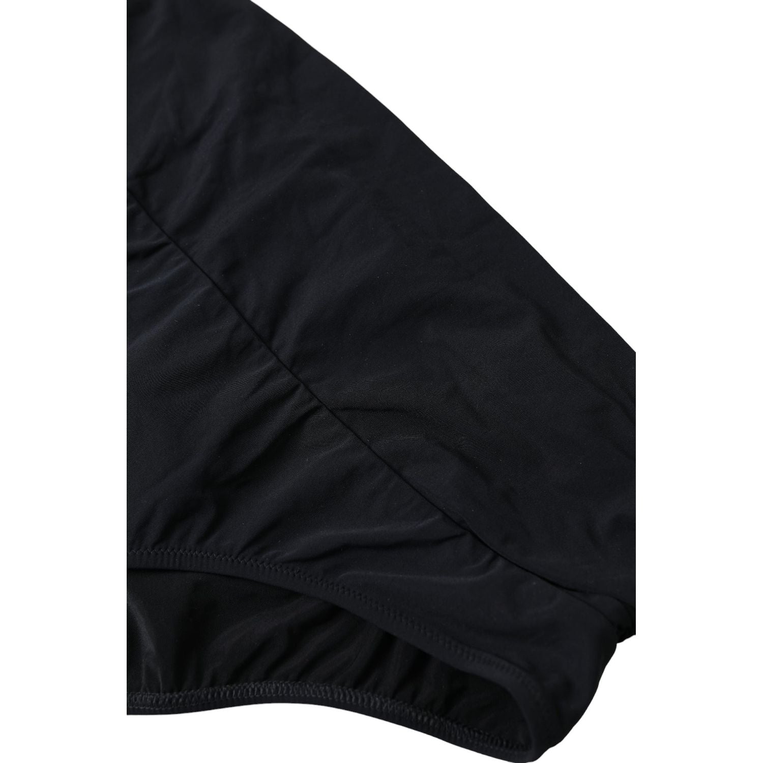 优雅黑色比基尼泳裤 - 极致海滩优雅