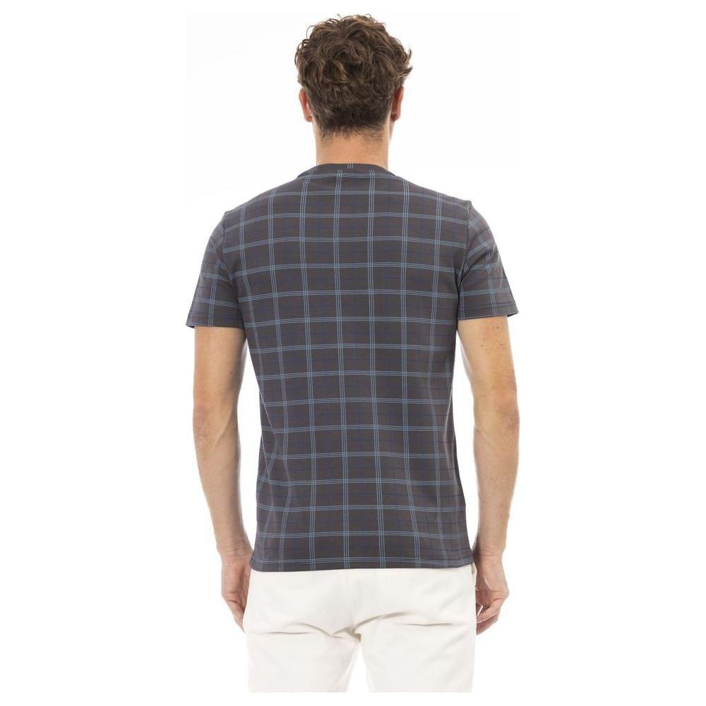 别致的灰色棉质 T 恤，正面印有优雅图案