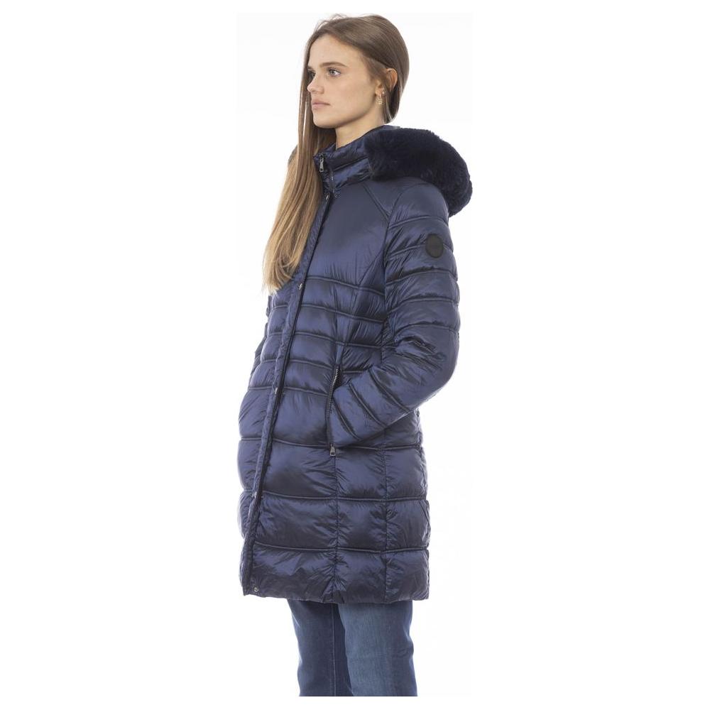Front view with bag zipped and handles upright.