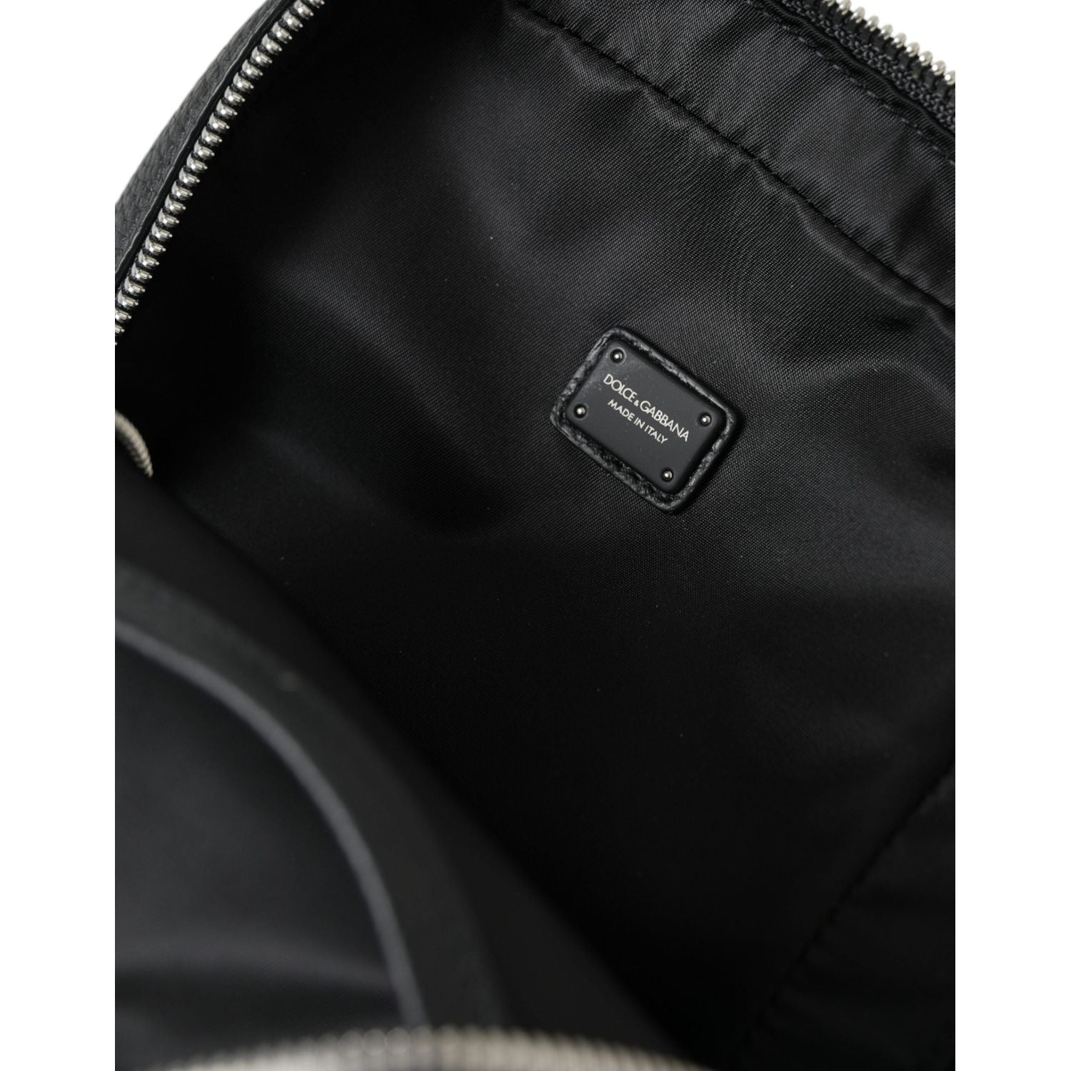 别致的黑色小牛皮小背包