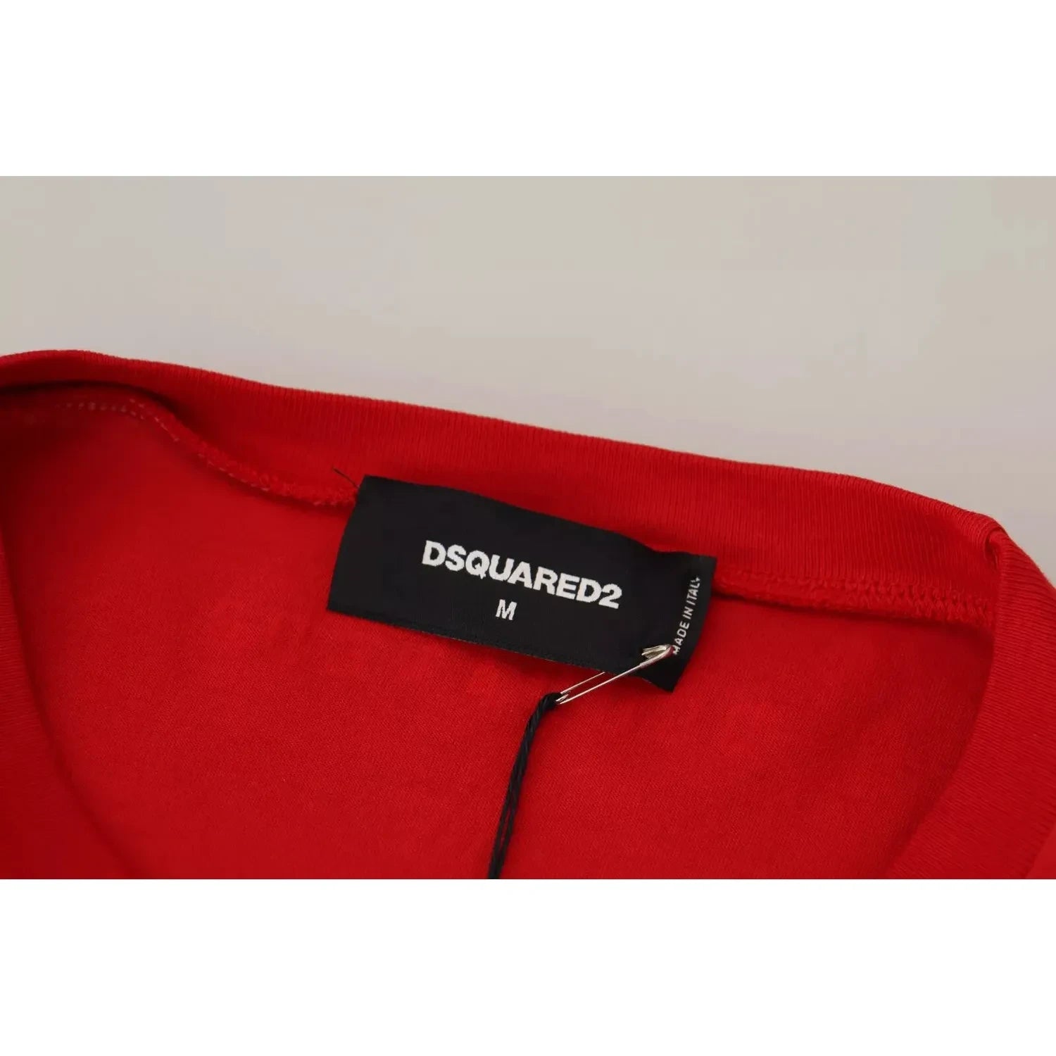 تي شيرت Dsquared² من القطن المطبوع باللون الأحمر بأكمام قصيرة ورقبة دائرية