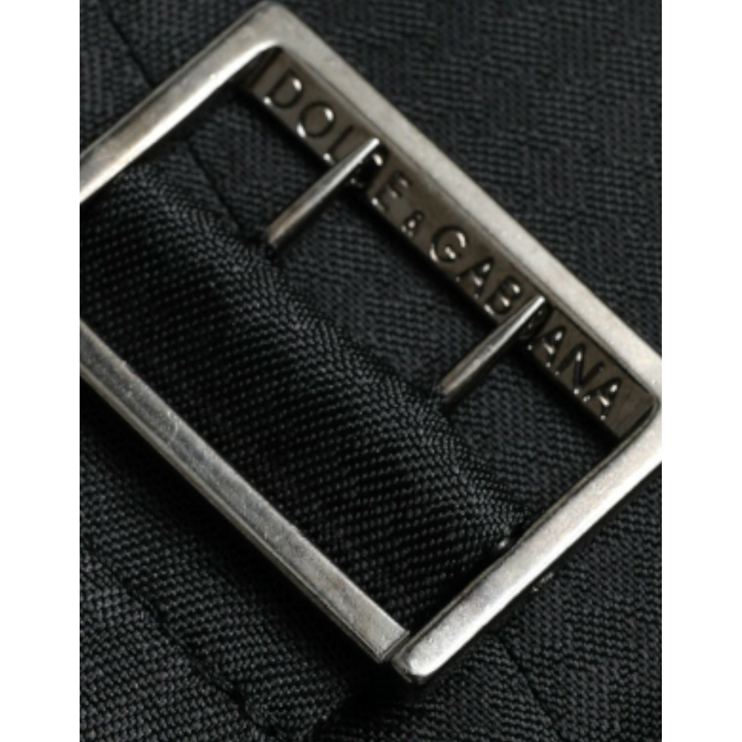 فستان وصدرية من الصوف الأسود من دولتشي آند غابانا