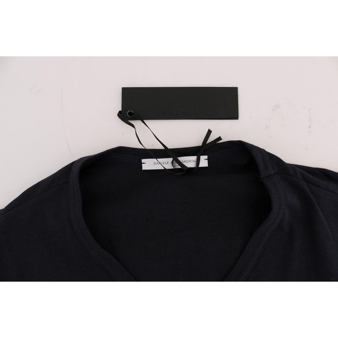 别致蓝色 V 领棉质 T 恤